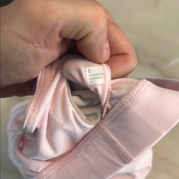 Lululemon Size 6 Women's Pink Sports Bra - Picture 3 of 3